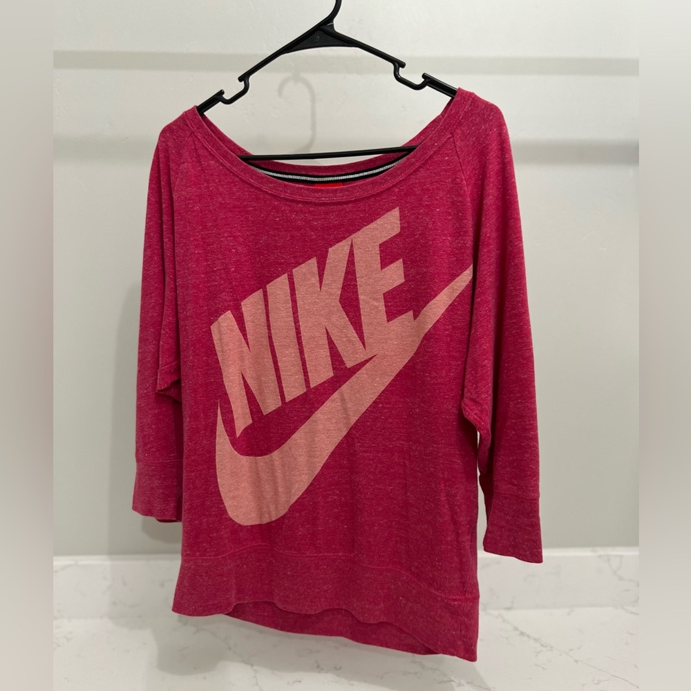 Nike loose fitting 3/4 sleeve shirt